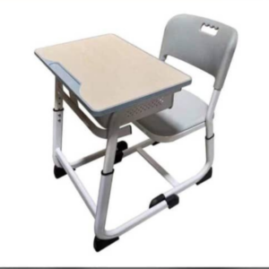 TABLE POUR ELEVE